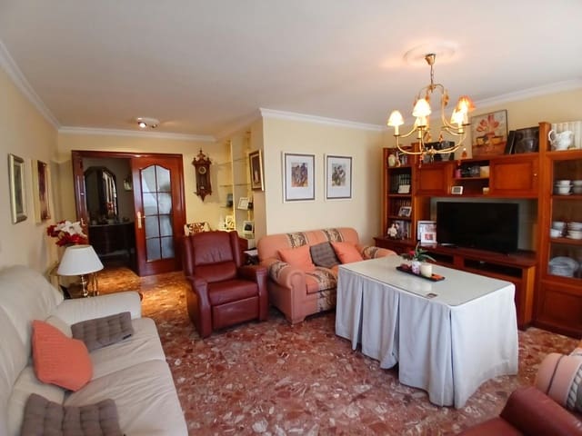 4 sovrum Lägenhet till salu i Centro, Málaga stad med garage - 580 000 € (Ref: 10177370)