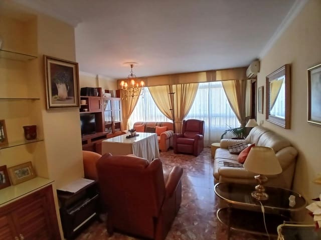 4 sovrum Lägenhet till salu i Centro, Málaga stad med garage - 580 000 € (Ref: 10177370)