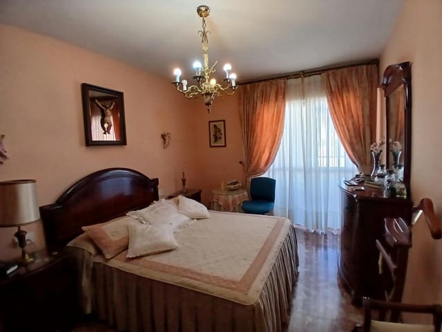 4 sovrum Lägenhet till salu i Centro, Málaga stad med garage - 580 000 € (Ref: 10177370)