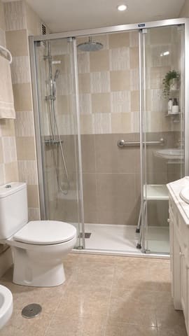 3 slaapkamer Flat te koop in Parque Mediterraneo, Málaga stad met garage - € 365.000 (Ref: 10177372)