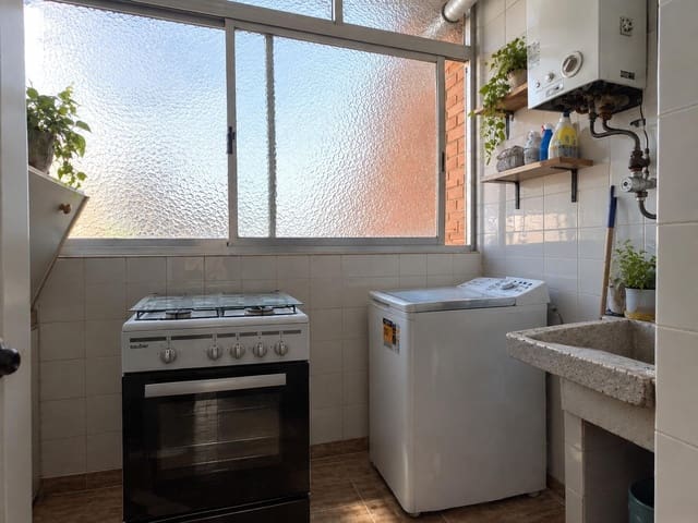 3 slaapkamer Flat te koop in Parque Mediterraneo, Málaga stad met garage - € 365.000 (Ref: 10177372)