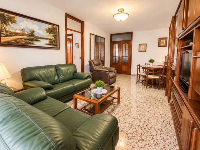 3 slaapkamer Flat te koop in Parque Mediterraneo, Málaga stad met garage - € 365.000 (Ref: 10177372)
