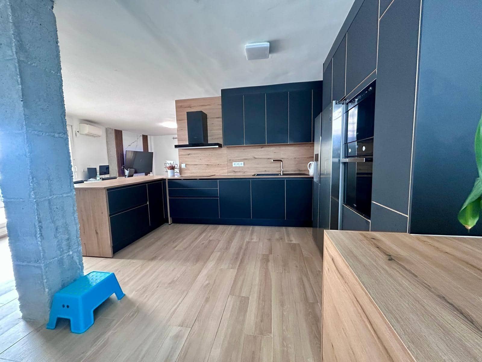 3 soveværelse Rækkehus til salg i Malaga by med swimmingpool garage - € 880.000 (Ref: 10177373)