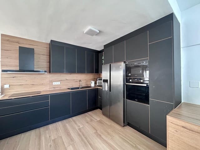 3 soveværelse Rækkehus til salg i Málaga by med swimmingpool garage - € 880.000 (Ref: 10177373)