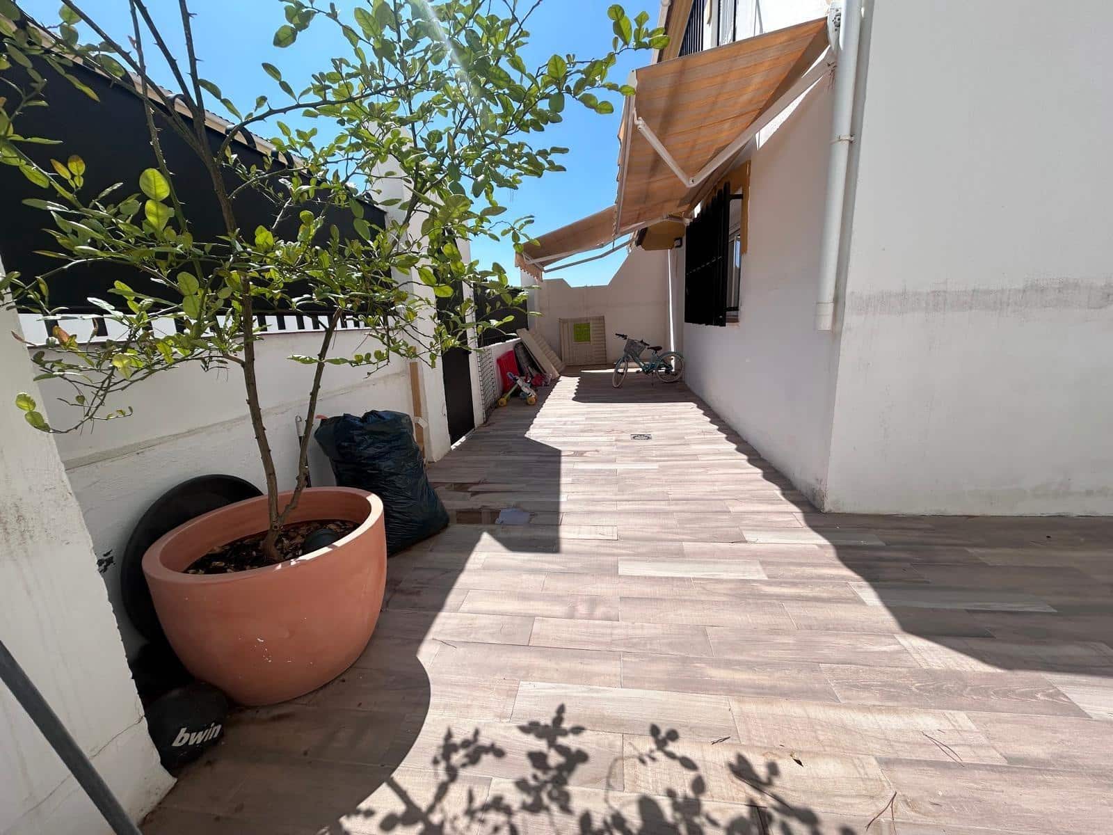 3 soveværelse Rækkehus til salg i Malaga by med swimmingpool garage - € 880.000 (Ref: 10177373)