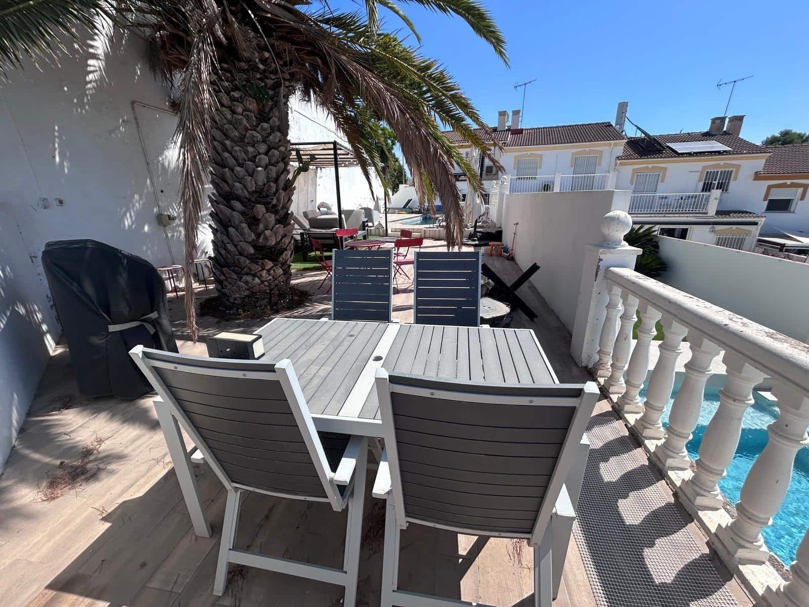 3 soveværelse Rækkehus til salg i Malaga by med swimmingpool garage - € 880.000 (Ref: 10177373)