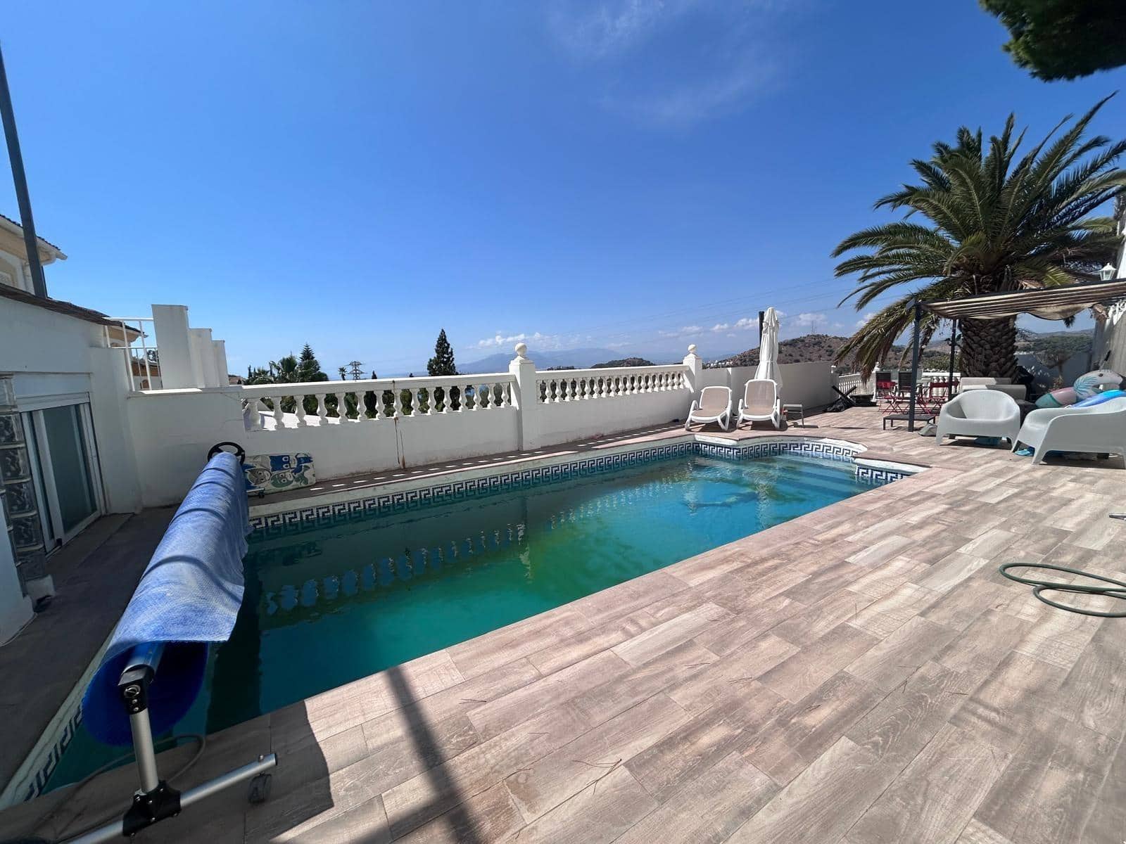 3 soveværelse Rækkehus til salg i Malaga by med swimmingpool garage - € 880.000 (Ref: 10177373)