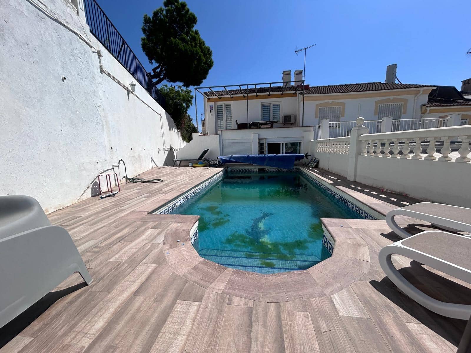 3 soveværelse Rækkehus til salg i Malaga by med swimmingpool garage - € 880.000 (Ref: 10177373)