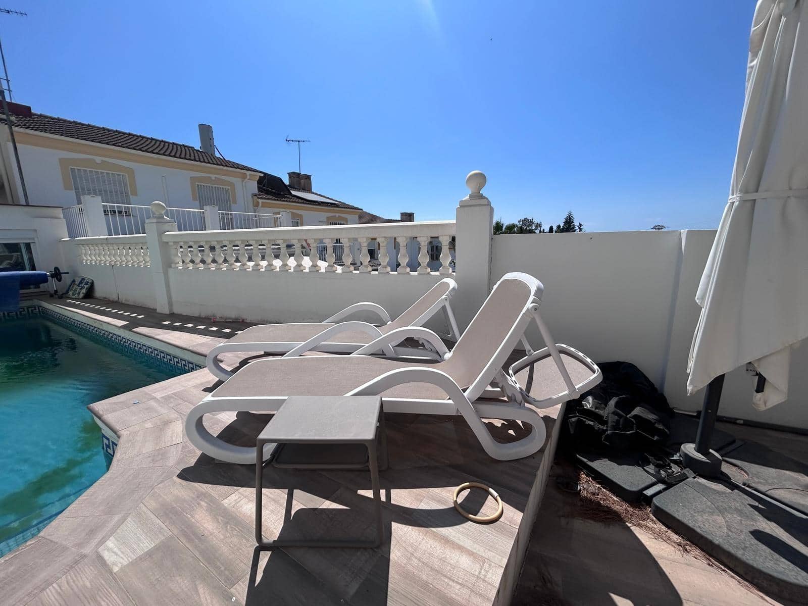 3 soveværelse Rækkehus til salg i Malaga by med swimmingpool garage - € 880.000 (Ref: 10177373)