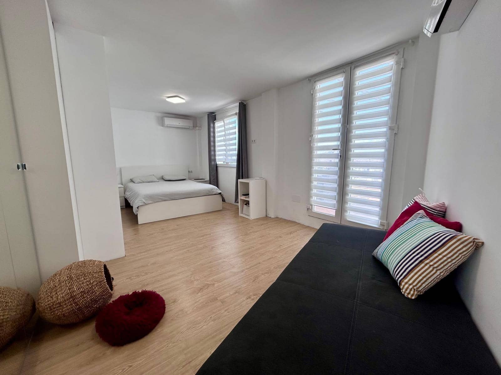 3 soveværelse Rækkehus til salg i Malaga by med swimmingpool garage - € 880.000 (Ref: 10177373)