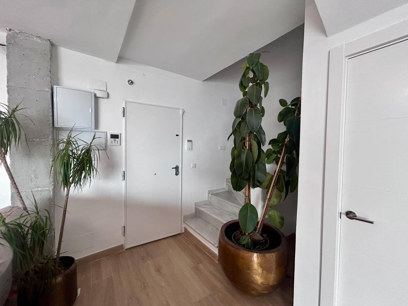 3 soveværelse Rækkehus til salg i Malaga by med swimmingpool garage - € 880.000 (Ref: 10177373)