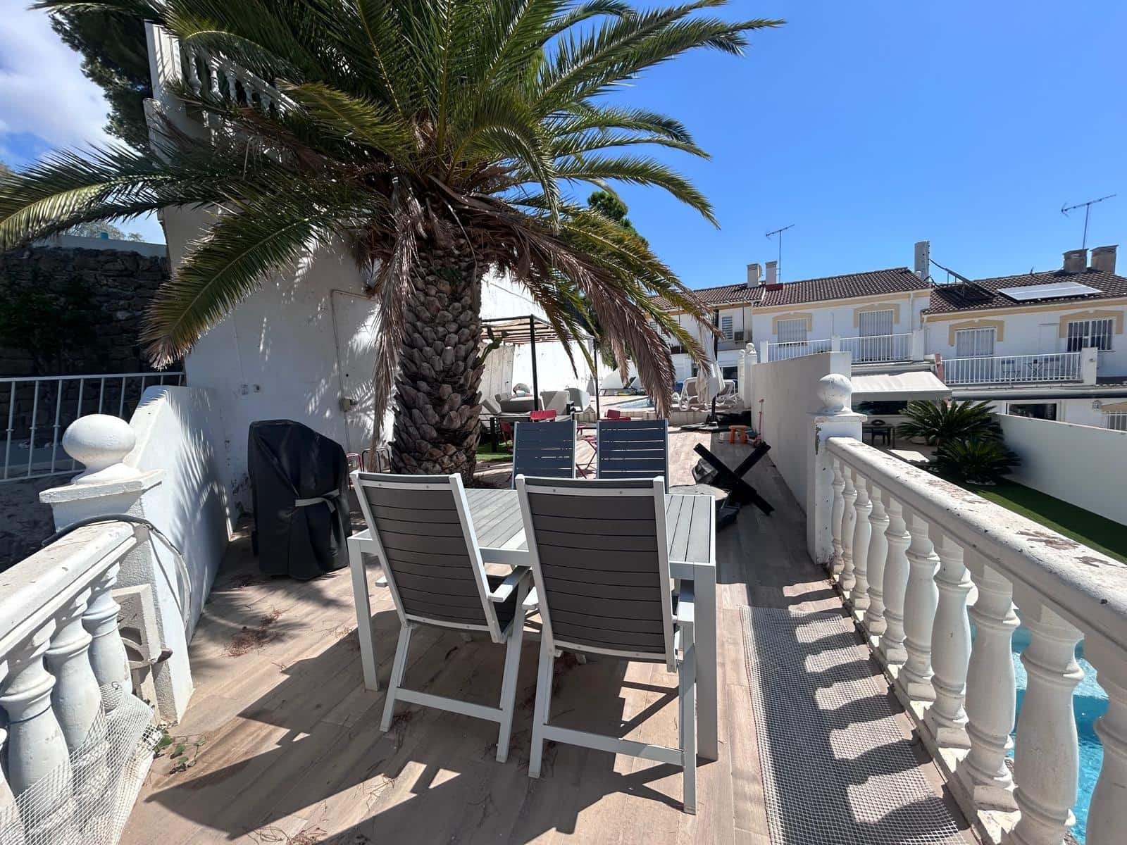 3 soveværelse Rækkehus til salg i Malaga by med swimmingpool garage - € 880.000 (Ref: 10177373)