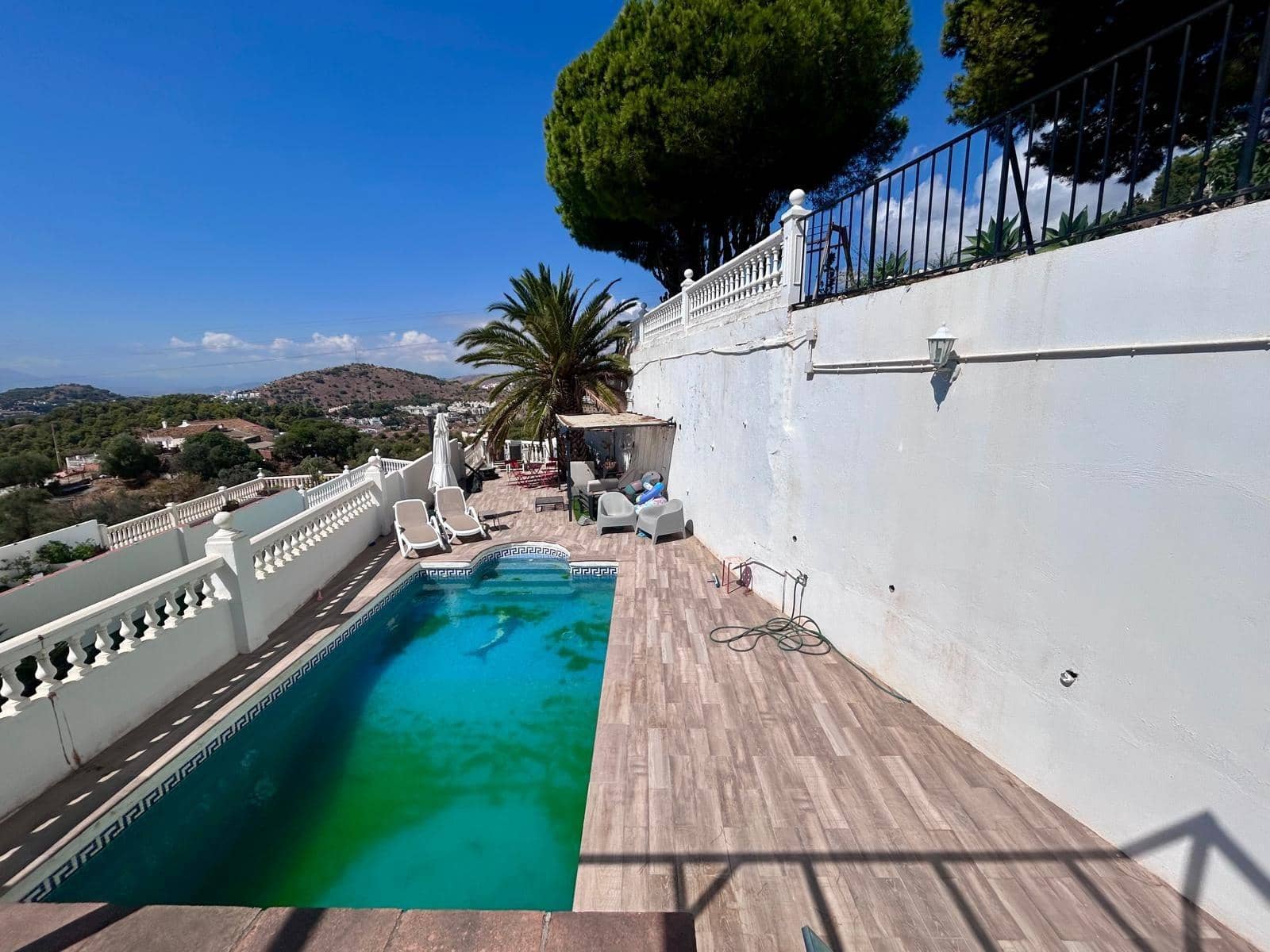3 soveværelse Rækkehus til salg i Malaga by med swimmingpool garage - € 880.000 (Ref: 10177373)