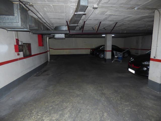 Garage for rent in Centro Historico, Málaga city - € 125 (Ref: 5031174)