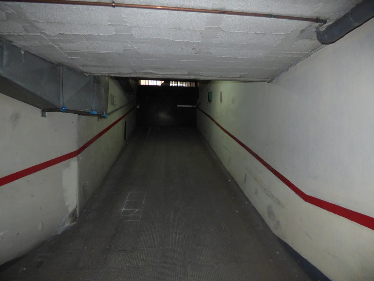 Garage for rent in Malaga city - € 125 (Ref: 5031174)
