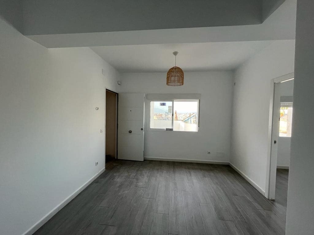 2 soveværelse Lejlighed til leje i Malaga by - € 1.100 (Ref: 7859930)