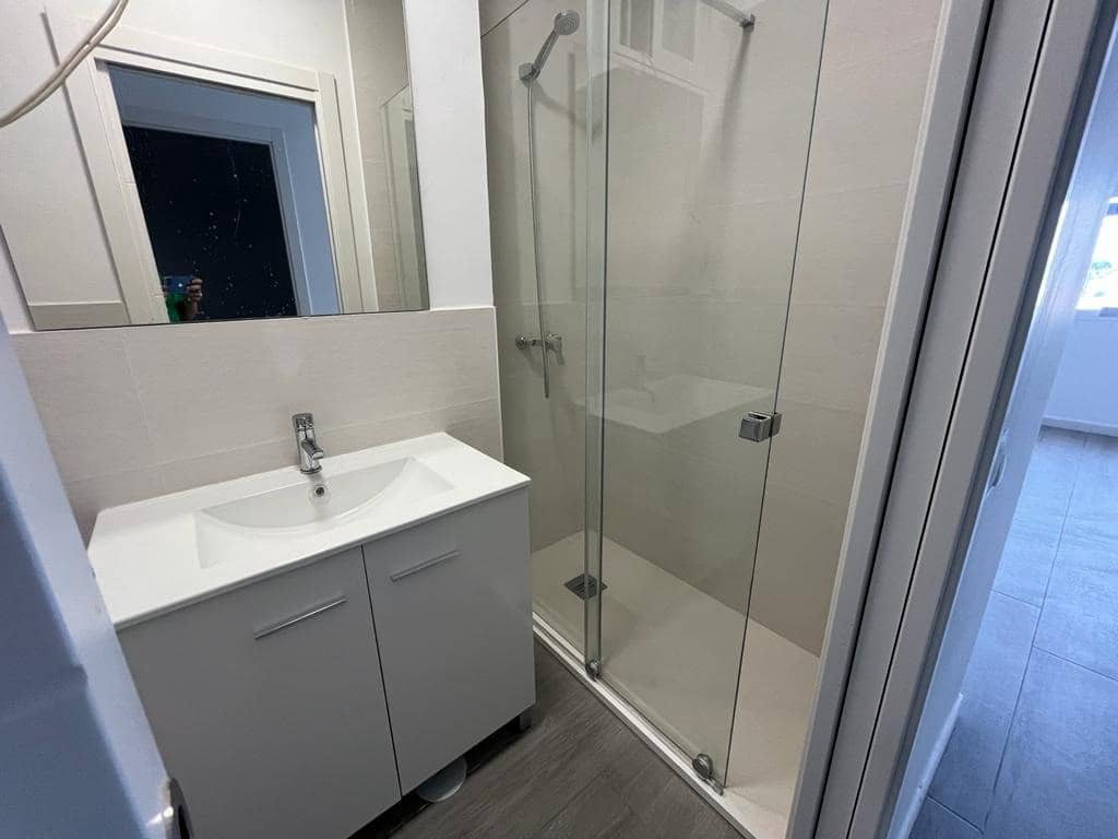 2 soveværelse Lejlighed til leje i Malaga by - € 1.100 (Ref: 7859930)