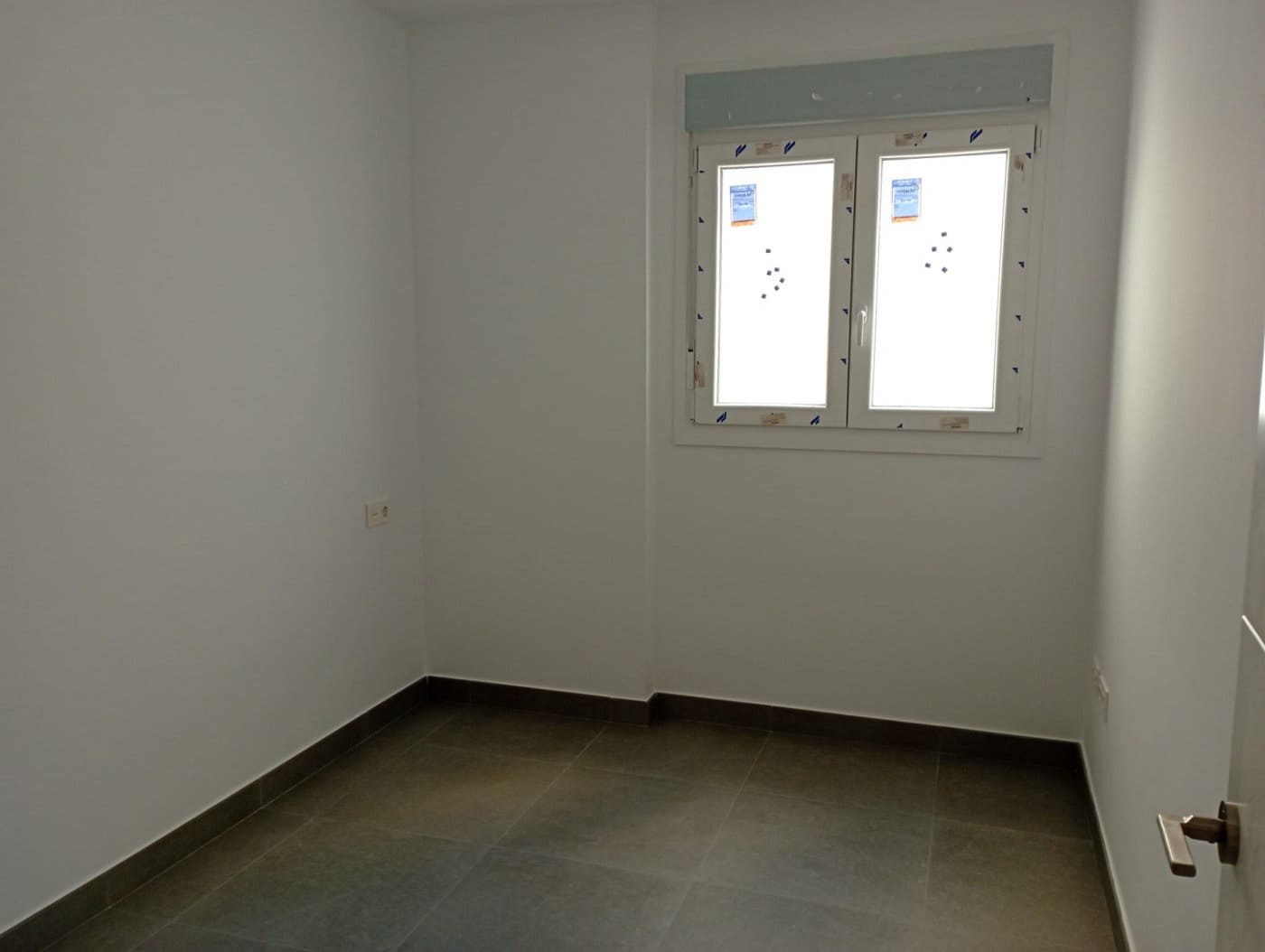 3 bedroom Flat for rent in Cristo de la Epidemia, Málaga city € 1,100