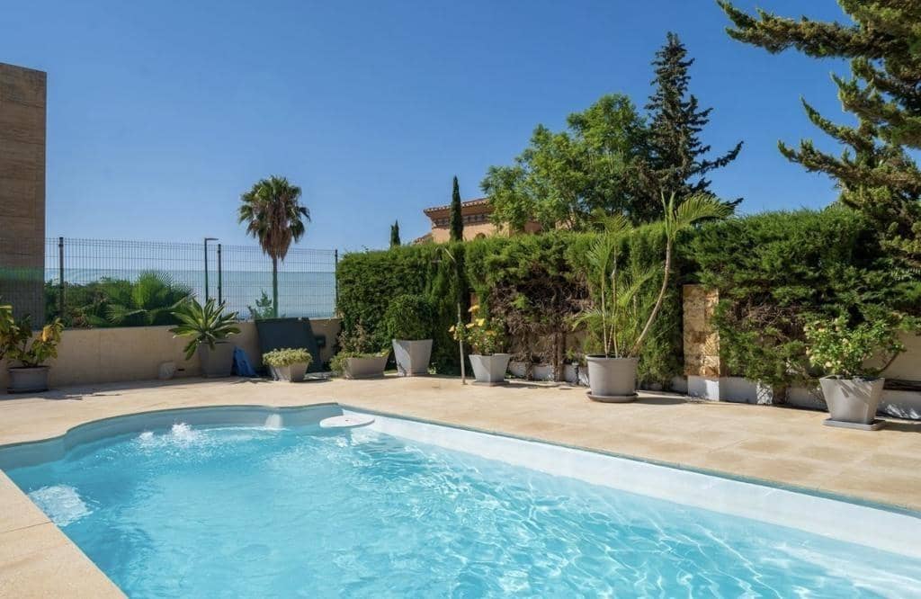 5 soverom Villa til salgs i Malaga by med svømmebasseng garasje - € 1 700 000 (Ref: 8162459)