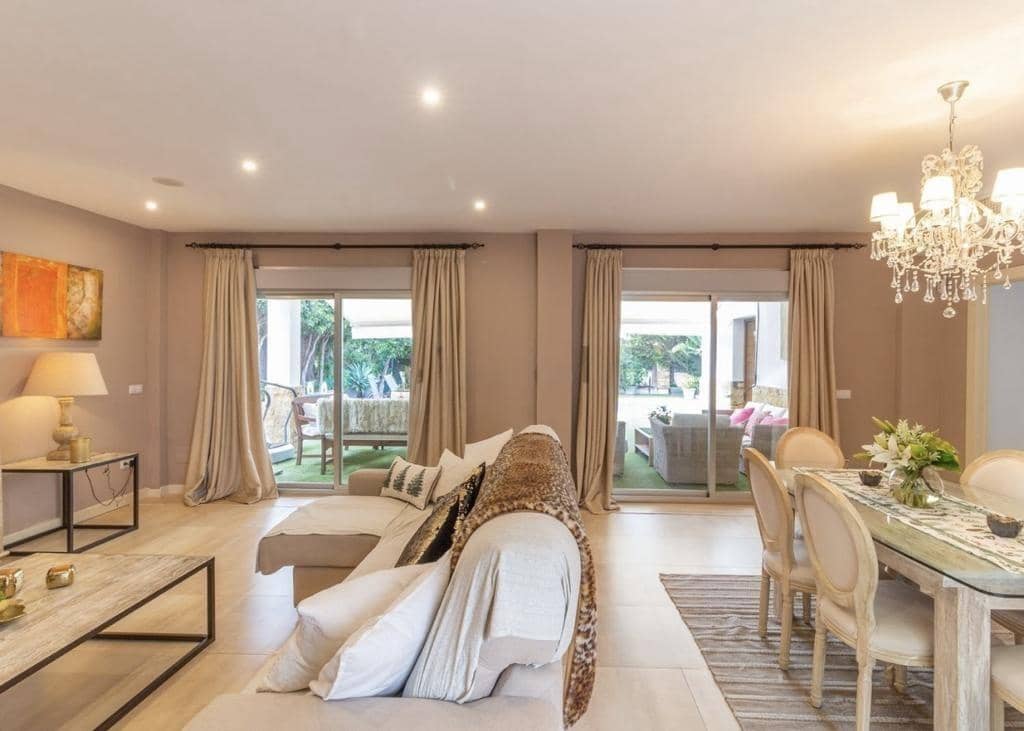 5 soverom Villa til salgs i Malaga by med svømmebasseng garasje - € 1 700 000 (Ref: 8162459)