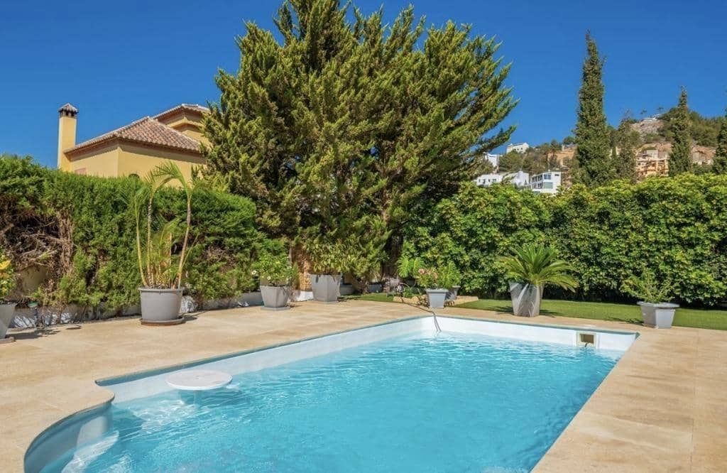 5 soverom Villa til salgs i Malaga by med svømmebasseng garasje - € 1 700 000 (Ref: 8162459)