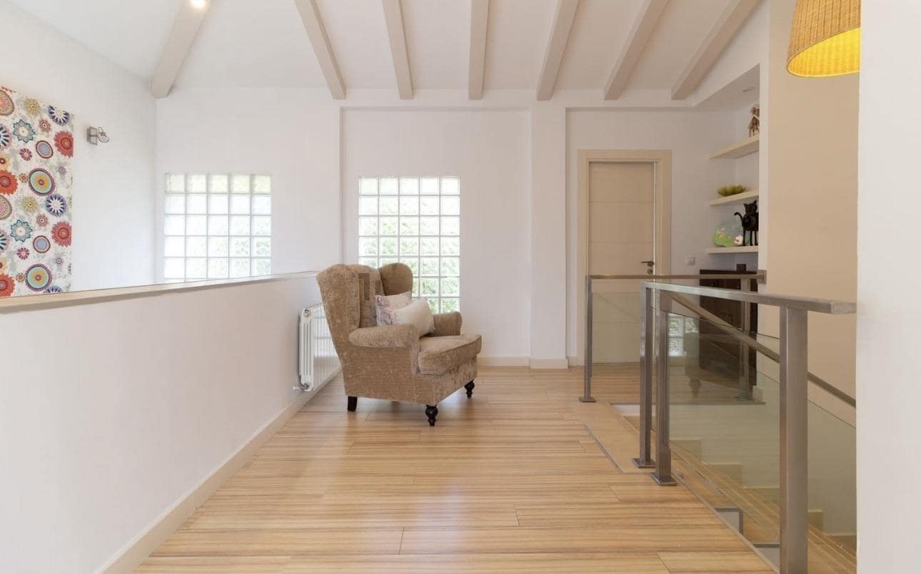 5 soverom Villa til salgs i Malaga by med svømmebasseng garasje - € 1 700 000 (Ref: 8162459)