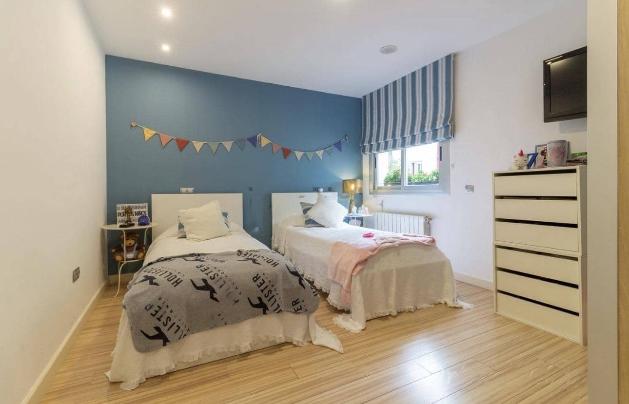 5 soverom Villa til salgs i Malaga by med svømmebasseng garasje - € 1 700 000 (Ref: 8162459)