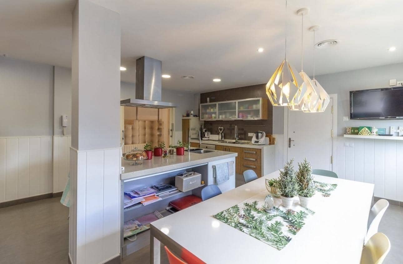 5 soverom Villa til salgs i Malaga by med svømmebasseng garasje - € 1 700 000 (Ref: 8162459)