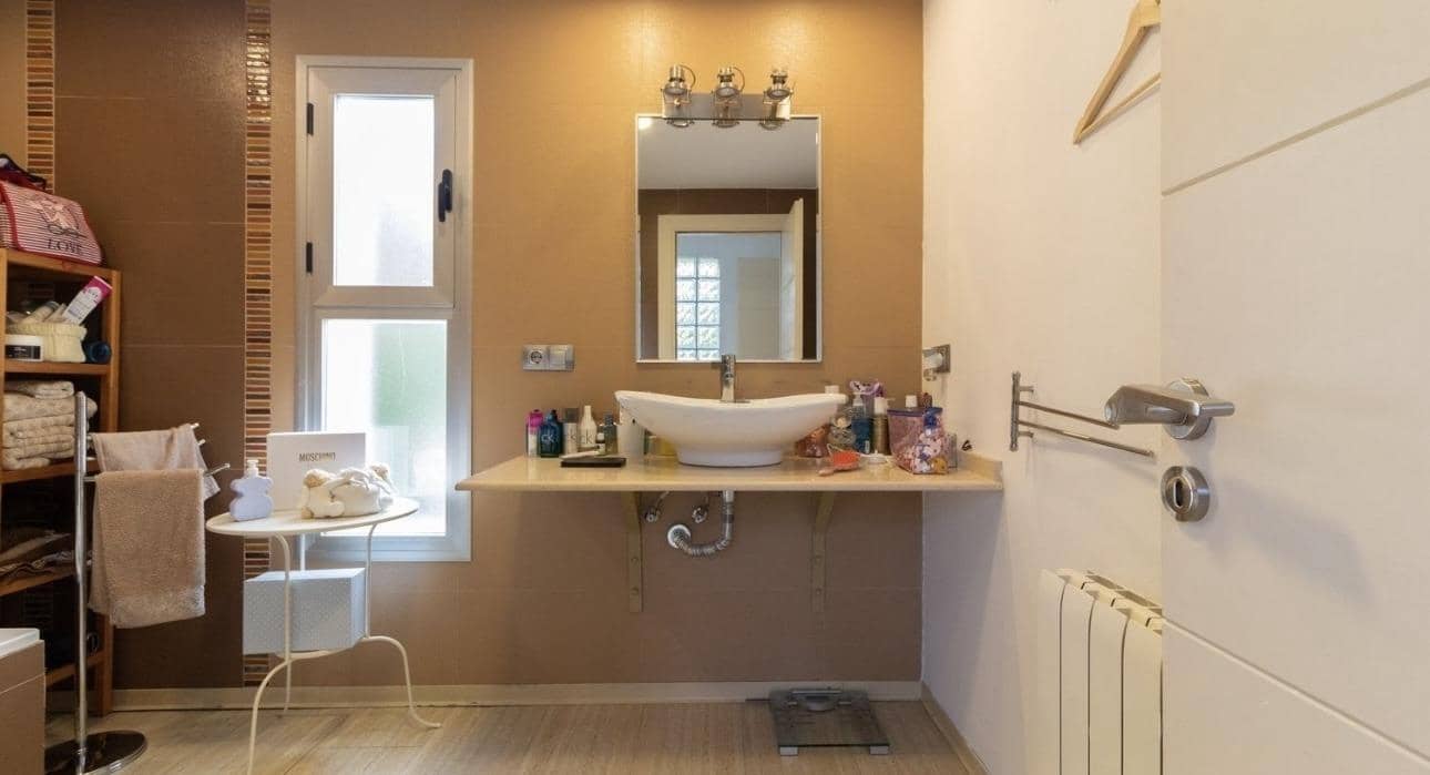 5 soverom Villa til salgs i Malaga by med svømmebasseng garasje - € 1 700 000 (Ref: 8162459)