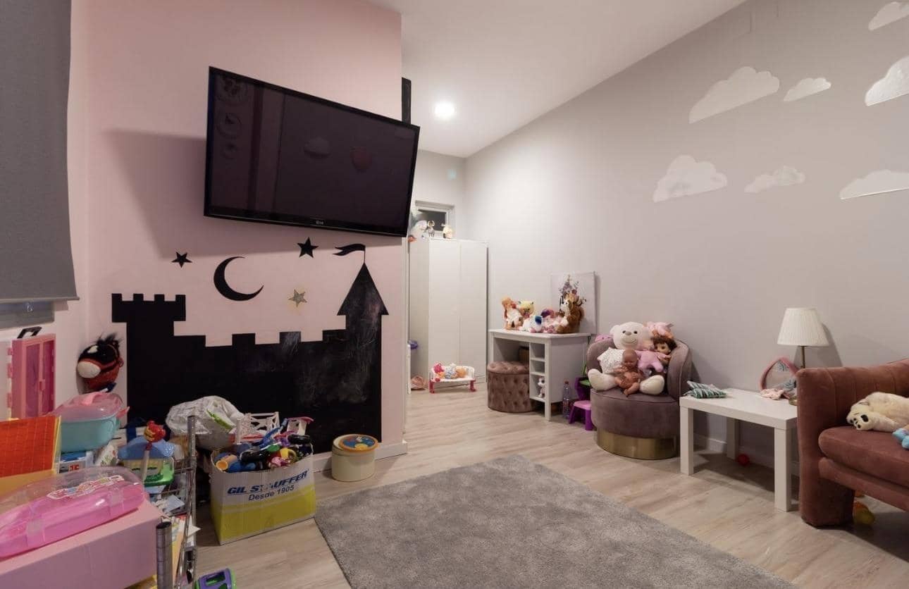 5 soverom Villa til salgs i Malaga by med svømmebasseng garasje - € 1 700 000 (Ref: 8162459)