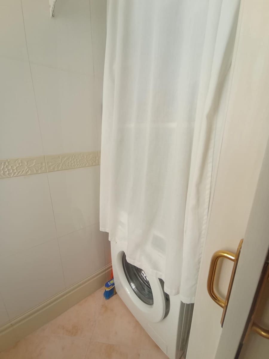 1 quarto Apartamento para arrendar em Malaga cidade com garagem - 1 300 € (Ref: 8389186)