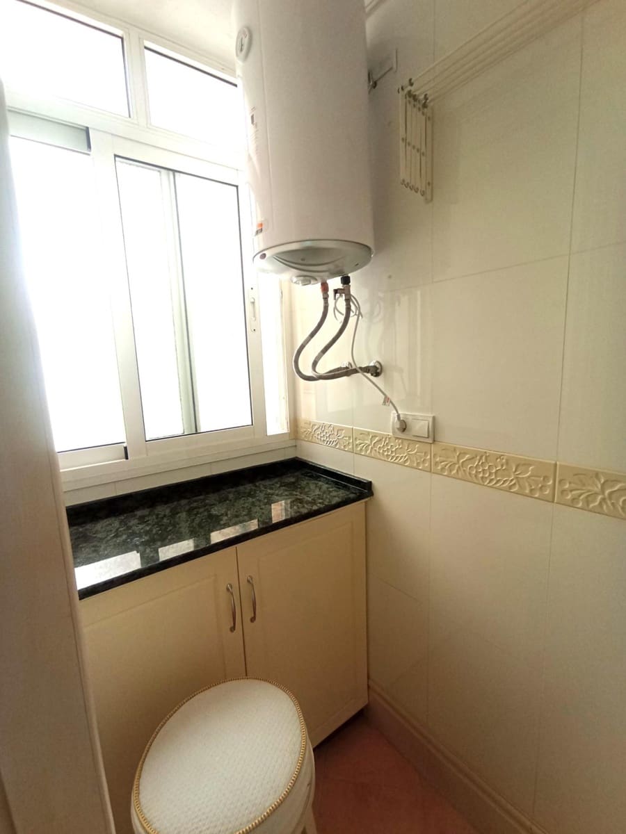 1 quarto Apartamento para arrendar em Malaga cidade com garagem - 1 300 € (Ref: 8389186)