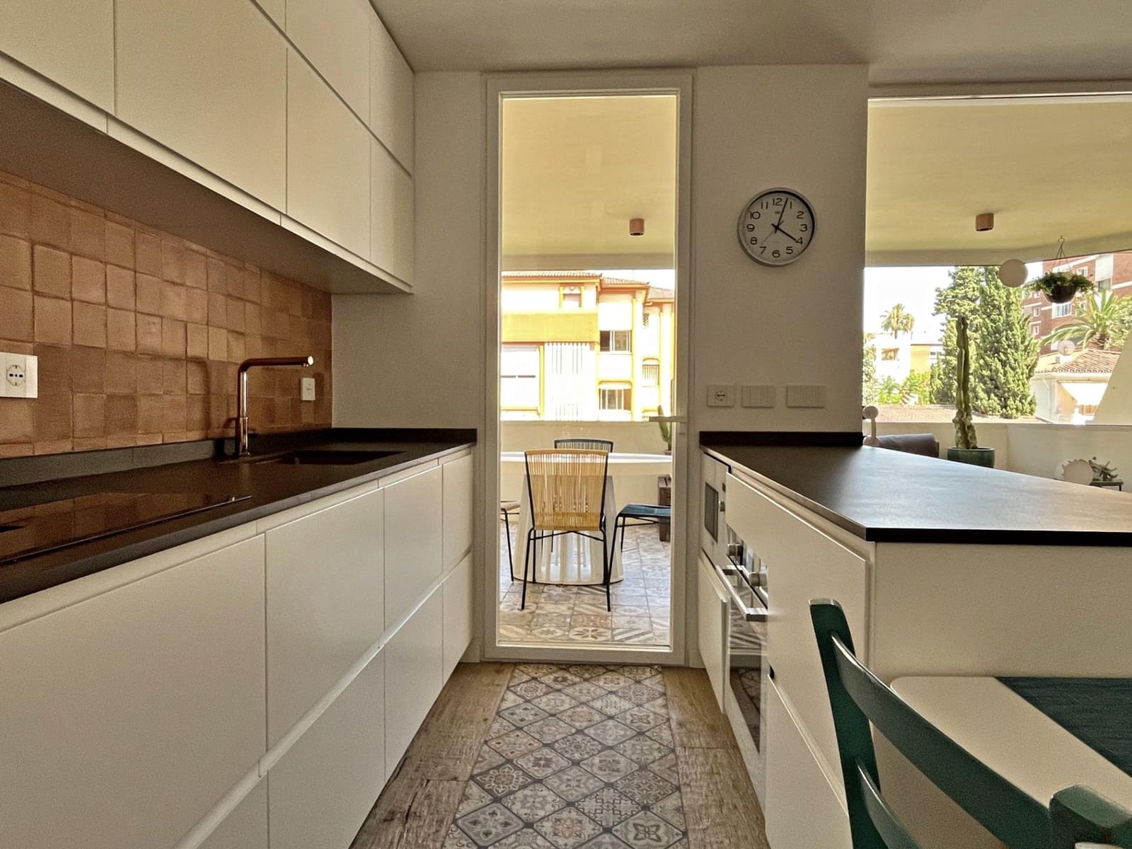 Appartement de 2 chambres à louer à Malaga ville avec piscine garage - 1 900 € (Ref: 8460525)