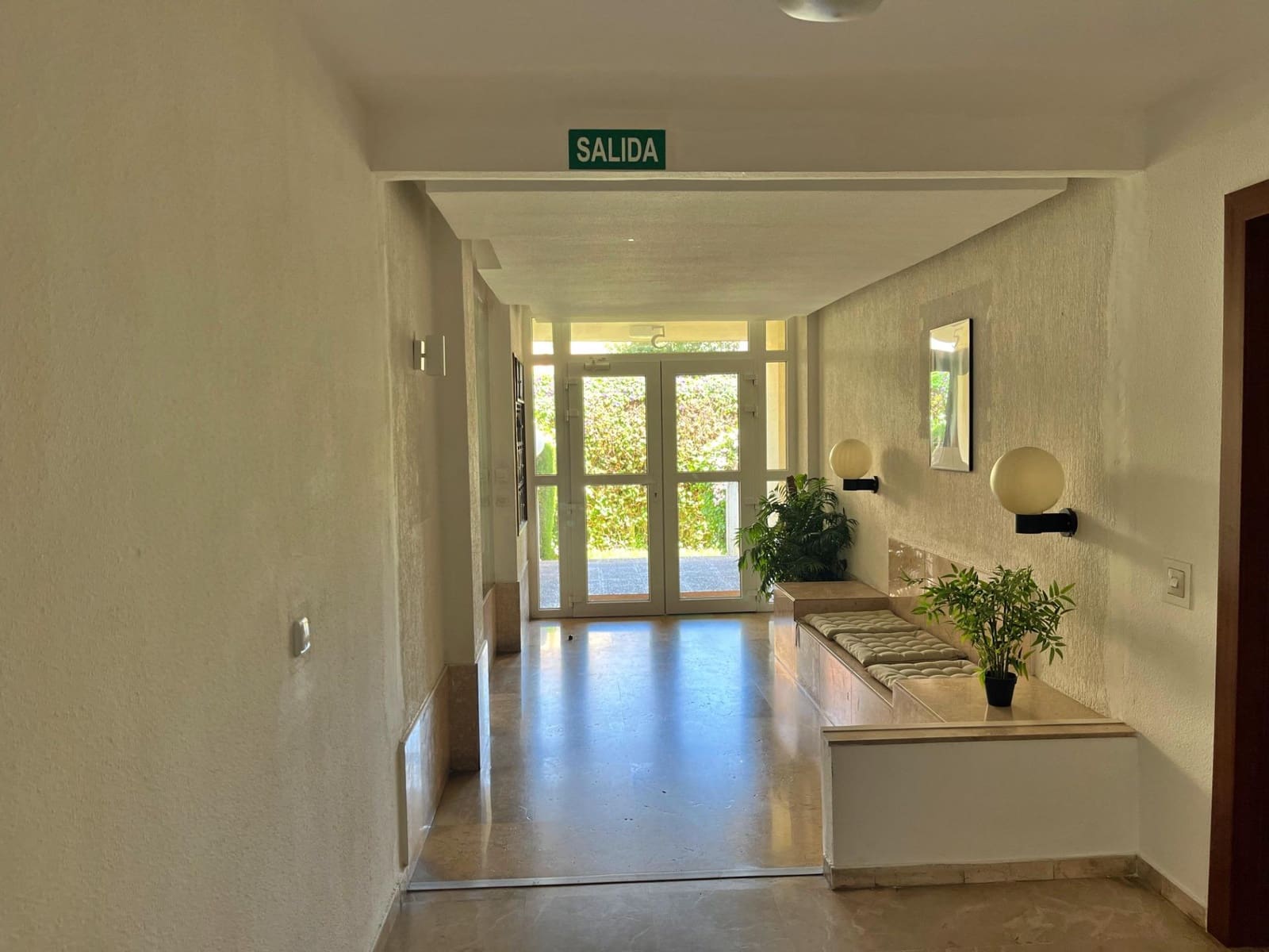 Appartement de 2 chambres à louer à Malaga ville avec piscine garage - 1 900 € (Ref: 8460525)