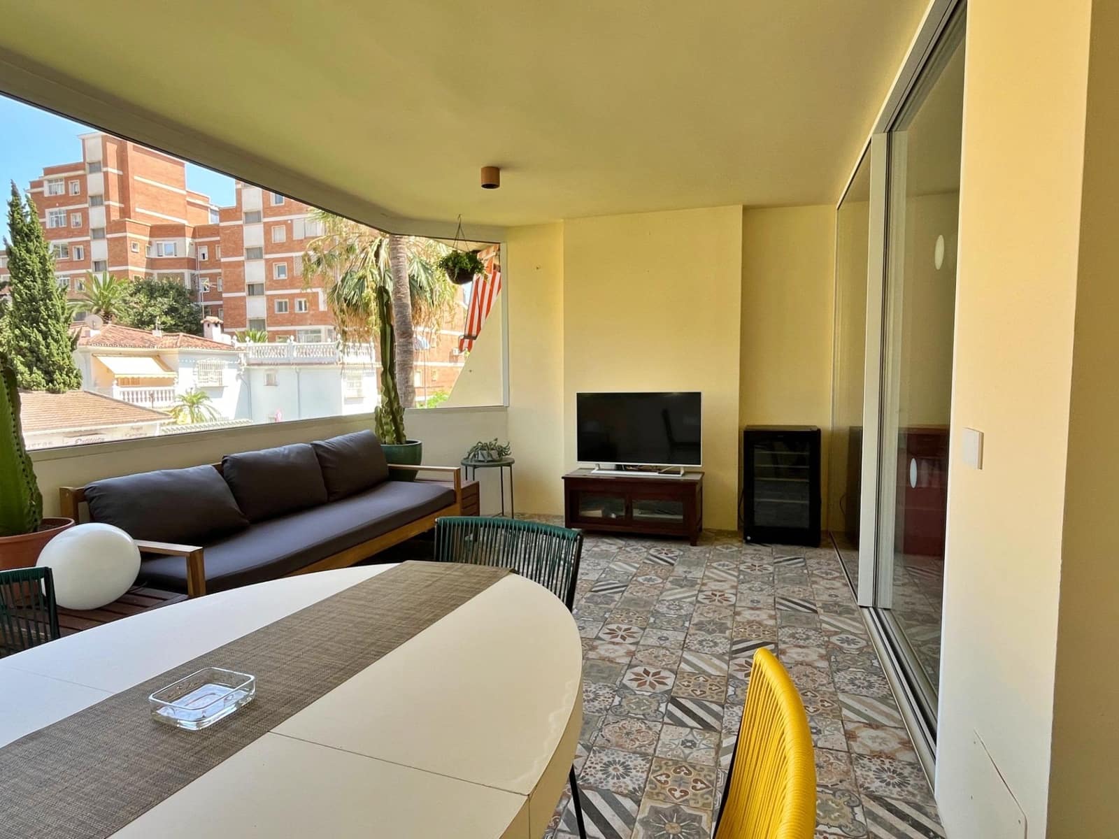 Appartement de 2 chambres à louer à Malaga ville avec piscine garage - 1 900 € (Ref: 8460525)