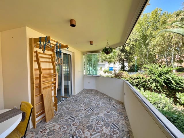 Appartement de 2 chambres à louer à Pedregalejo, Malaga ville avec piscine garage - 1 900 € (Ref: 8460525)