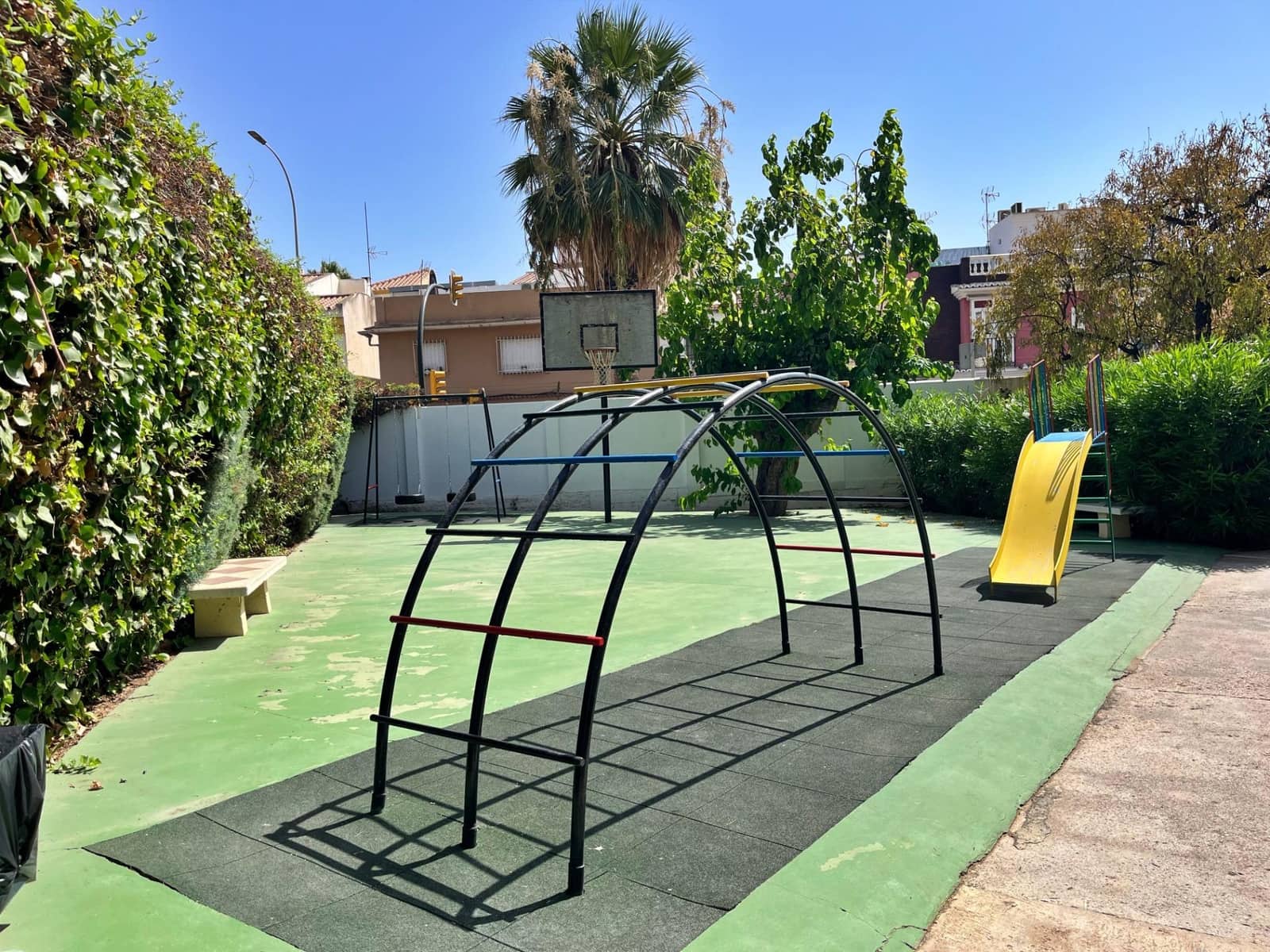 Appartement de 2 chambres à louer à Malaga ville avec piscine garage - 1 900 € (Ref: 8460525)