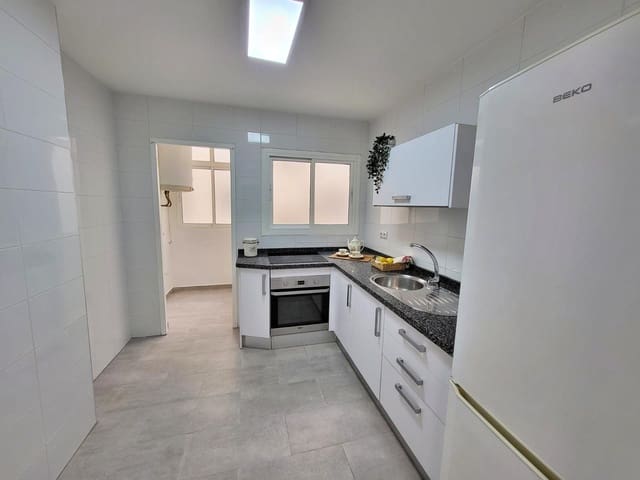 3 makuuhuone Asunto vuokrattavana paikassa Echeverria del Palo, Málaga kaupunki - 1 500 € (Ref: 8574117)