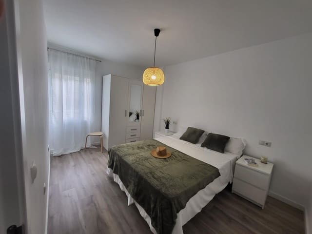 3 makuuhuone Asunto vuokrattavana paikassa Echeverria del Palo, Málaga kaupunki - 1 500 € (Ref: 8574117)