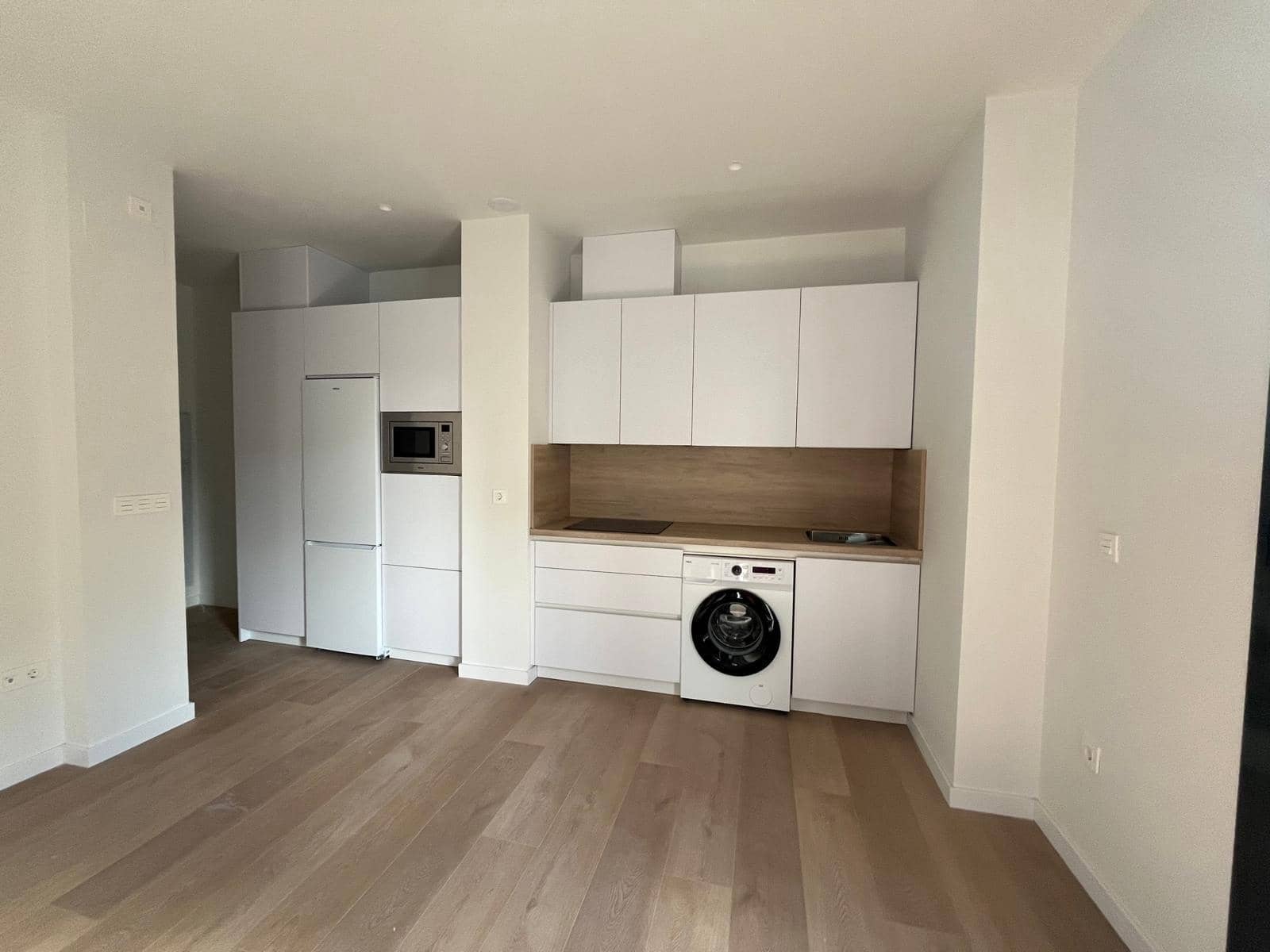 2 slaapkamer Flat te koop in Malaga stad - € 419.000 (Ref: 8615407)