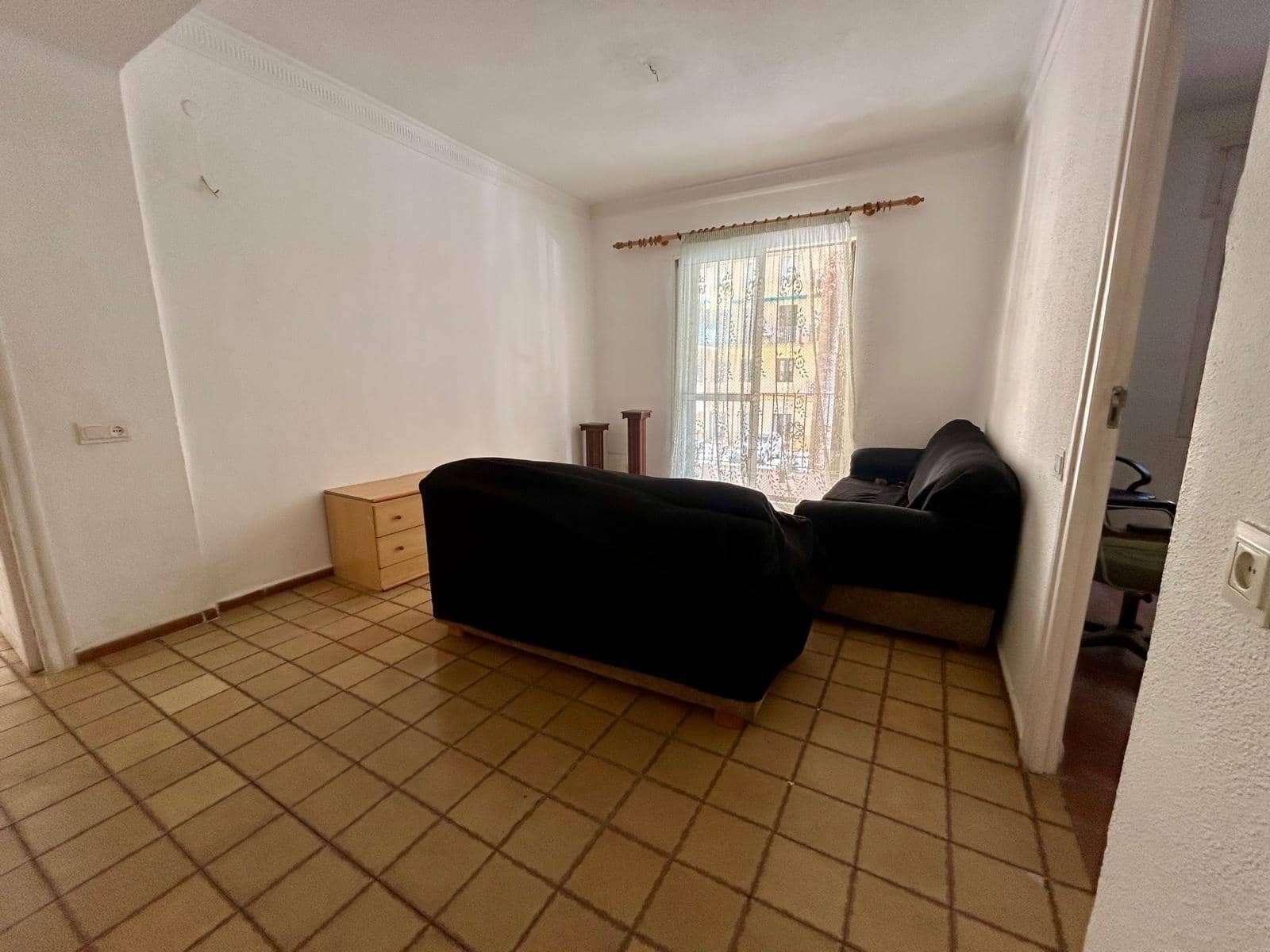 4 bedroom Flat for sale in Malaga city - € 620,000 (Ref: 9009154)