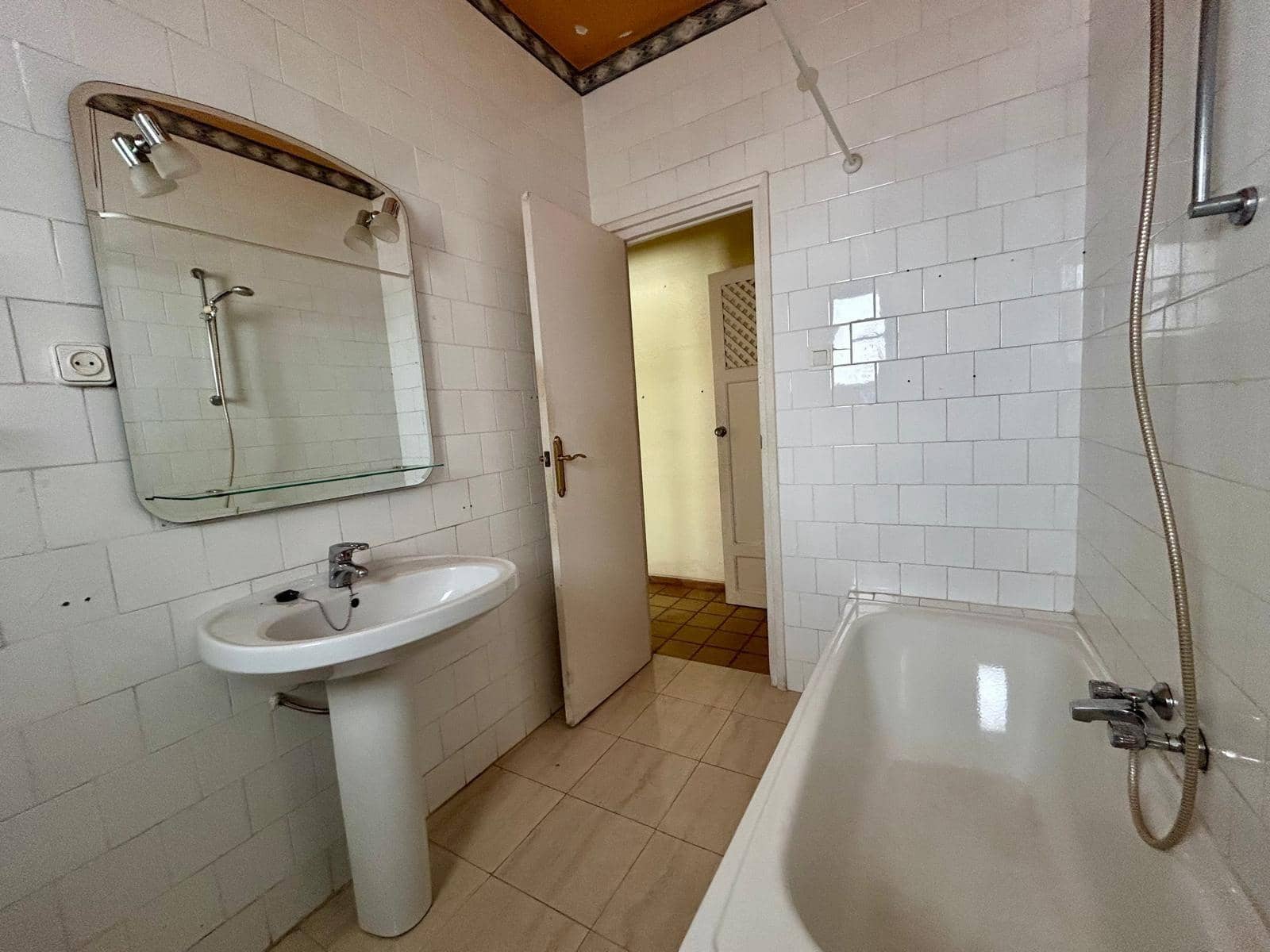 4 bedroom Flat for sale in Malaga city - € 620,000 (Ref: 9009154)