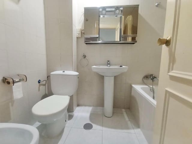 Studio til salgs i Centro Historico, Málaga by - € 212 000 (Ref: 9009161)