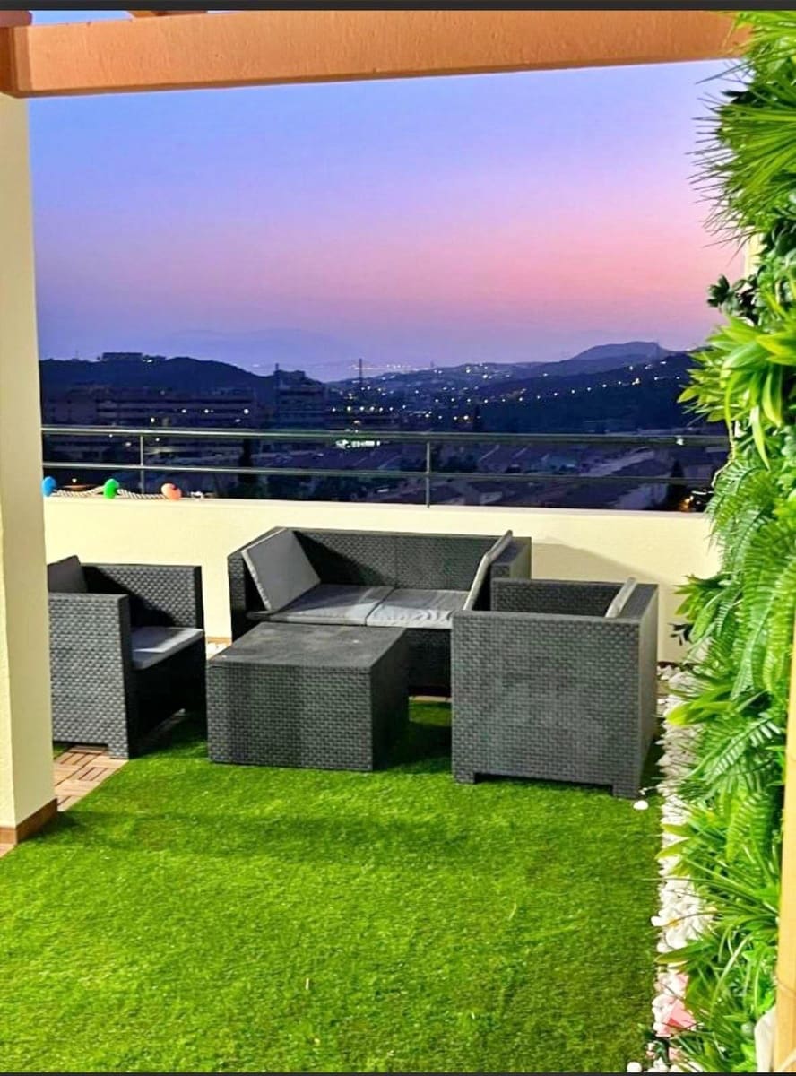 2 soveværelse Penthouse til leje i Rincon de la Victoria med swimmingpool garage - € 1.400 (Ref: 9012207)