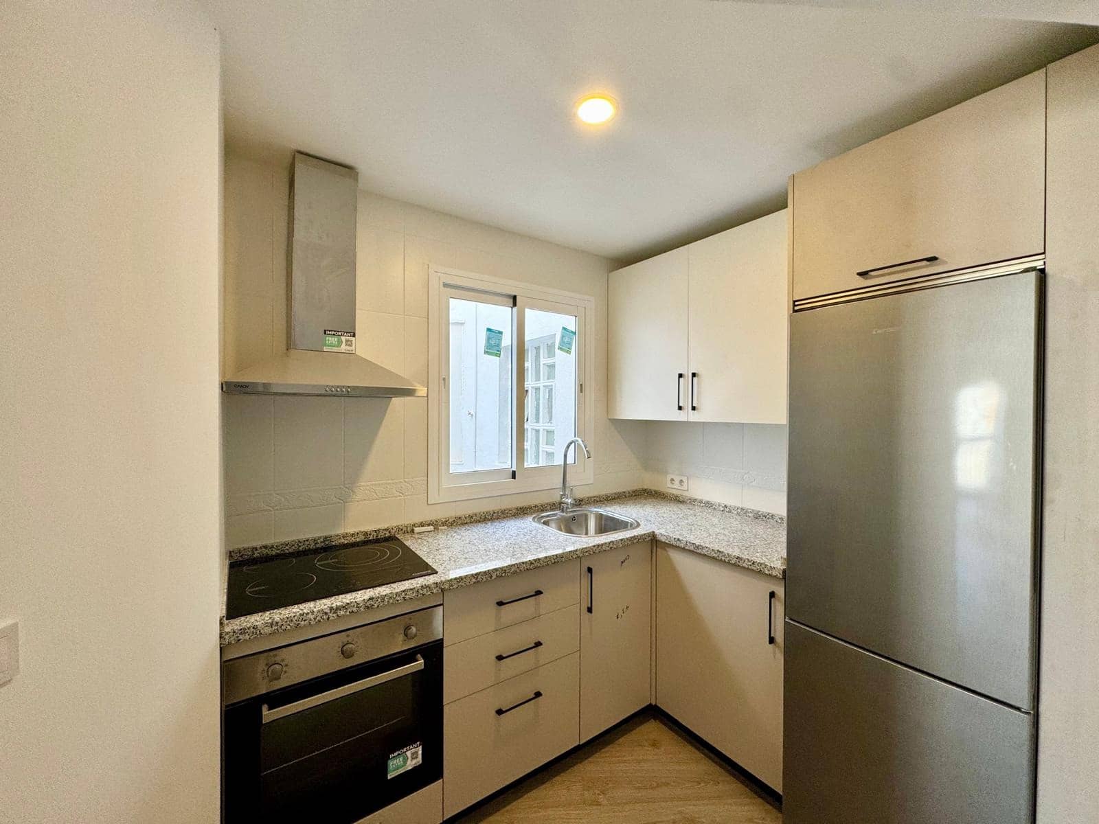 3 soveværelse Lejlighed til salg i Malaga by - € 290.000 (Ref: 9029714)