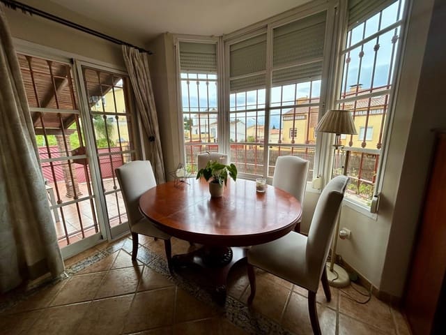 5 soverom Villa til salgs i Rincón de la Victoria med svømmebasseng garasje - € 485 000 (Ref: 9036817)