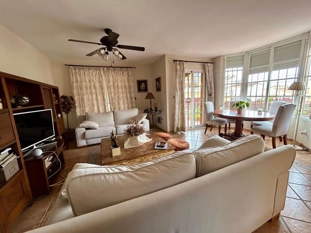 5 soverom Villa til salgs i Rincón de la Victoria med svømmebasseng garasje - € 485 000 (Ref: 9036817)