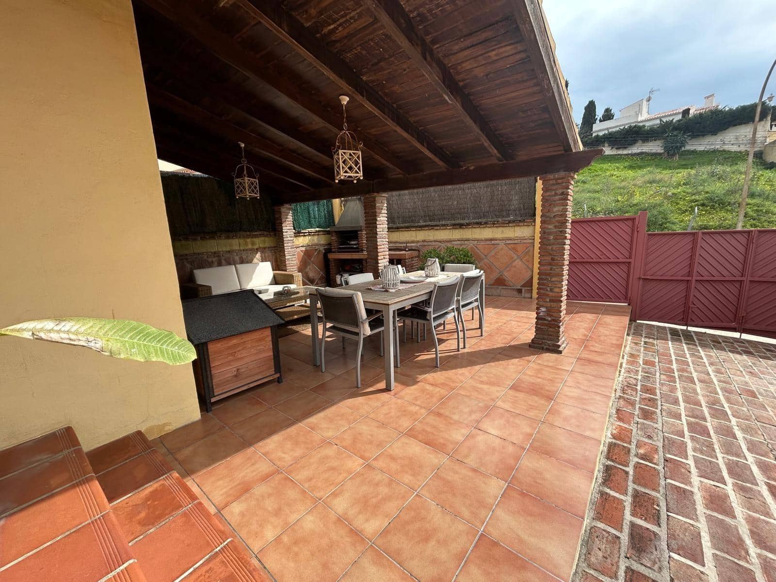 5 soverom Villa til salgs i Rincon de la Victoria med svømmebasseng garasje - € 485 000 (Ref: 9036817)