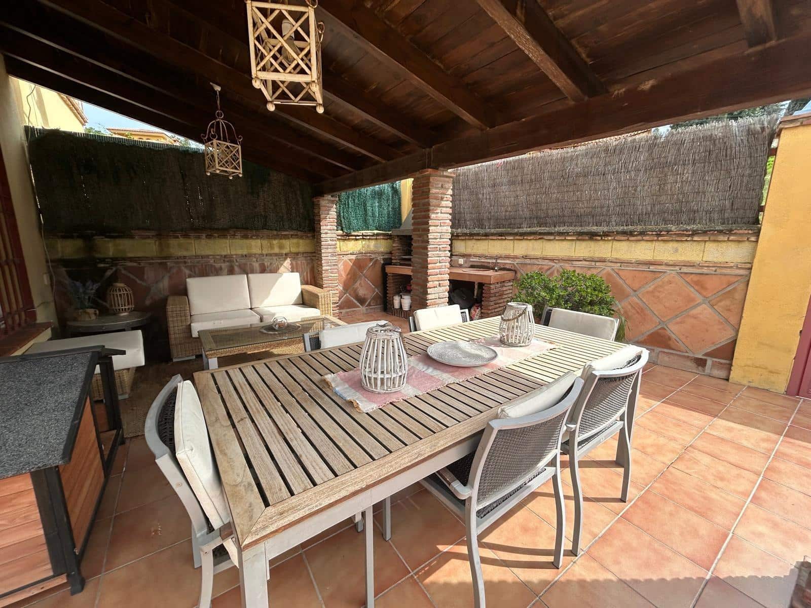 5 soverom Villa til salgs i Rincon de la Victoria med svømmebasseng garasje - € 485 000 (Ref: 9036817)