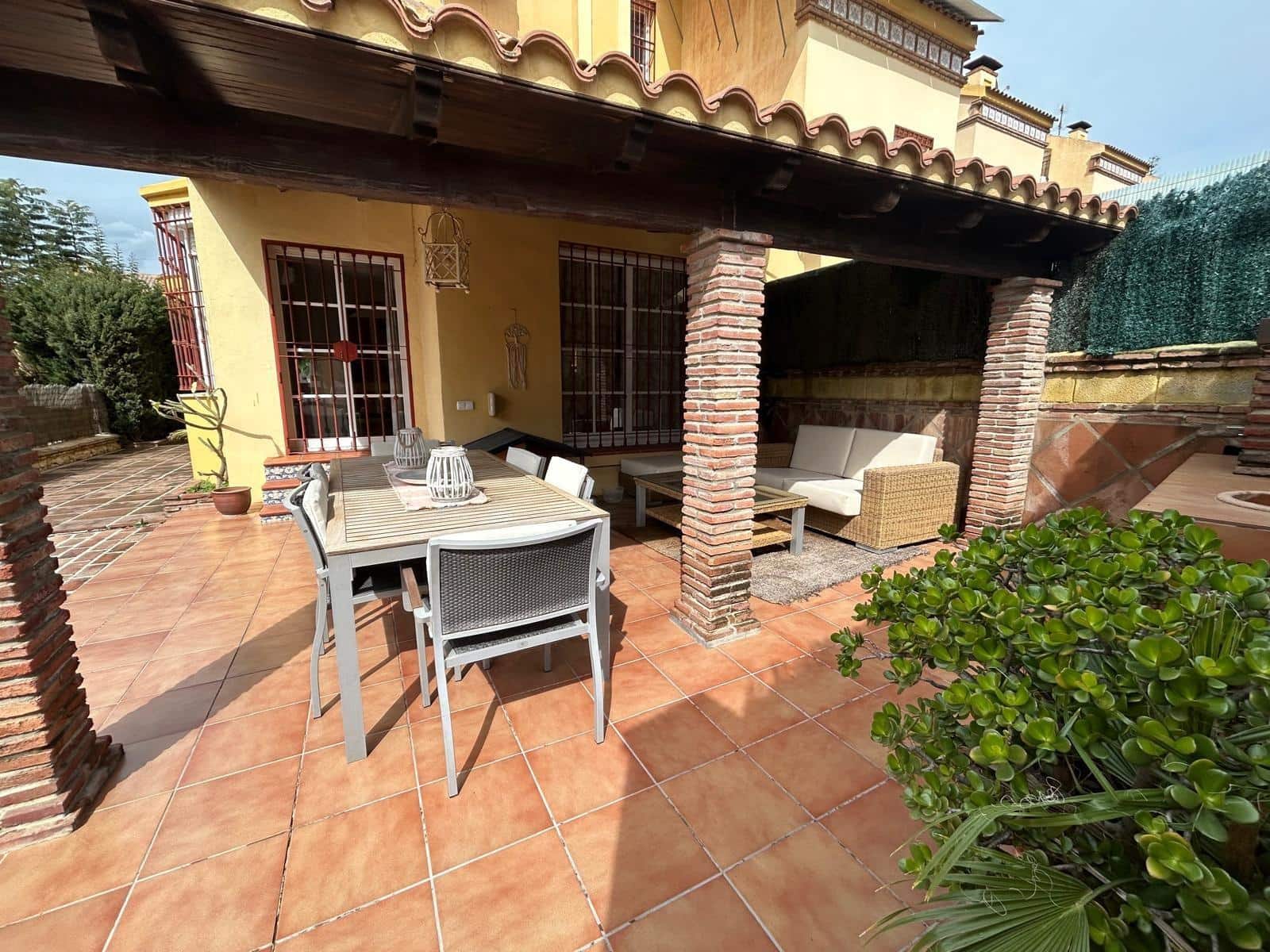 5 soverom Villa til salgs i Rincon de la Victoria med svømmebasseng garasje - € 485 000 (Ref: 9036817)